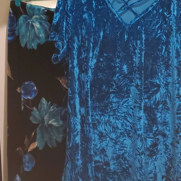 NWOT Mod X floral print stretch velvet black pants - Picture 7 of 8